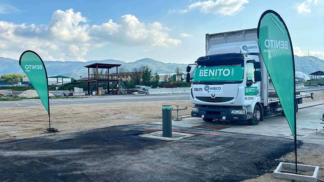 CRASH TEST: DEFENDER M30 HM3009 S – pilona automática antiterrorista